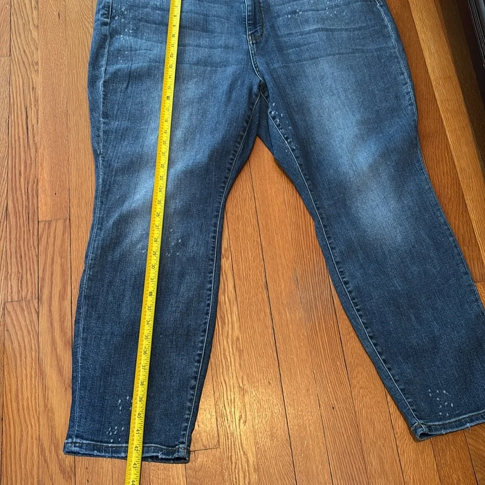 Judy Blue Boyfriend Fit jeans - distressed & intentional bleach spots - Picture 15 of 16